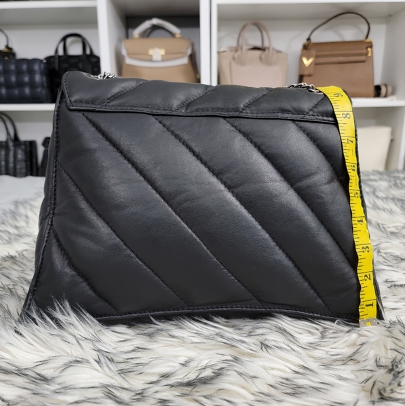 NWT Stylism Denmark Diagonal Quilted Pillow Hourglass Crush Chain Shoulder Bag - Picture 5 of 7